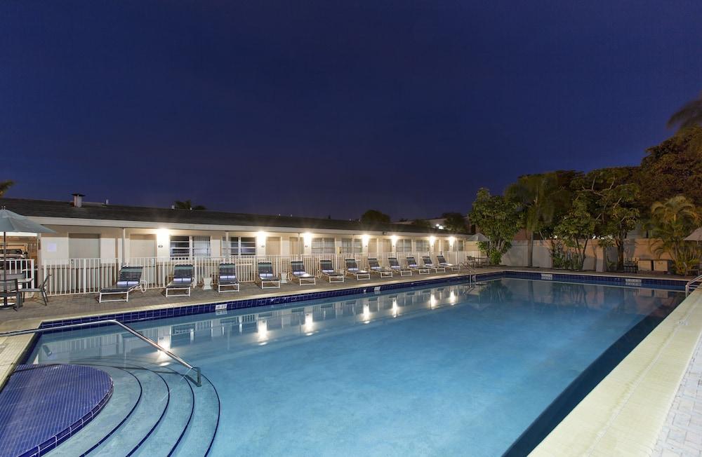 Days Inn By Wyndham Miami Airport North Miami Springs Eksteriør bilde